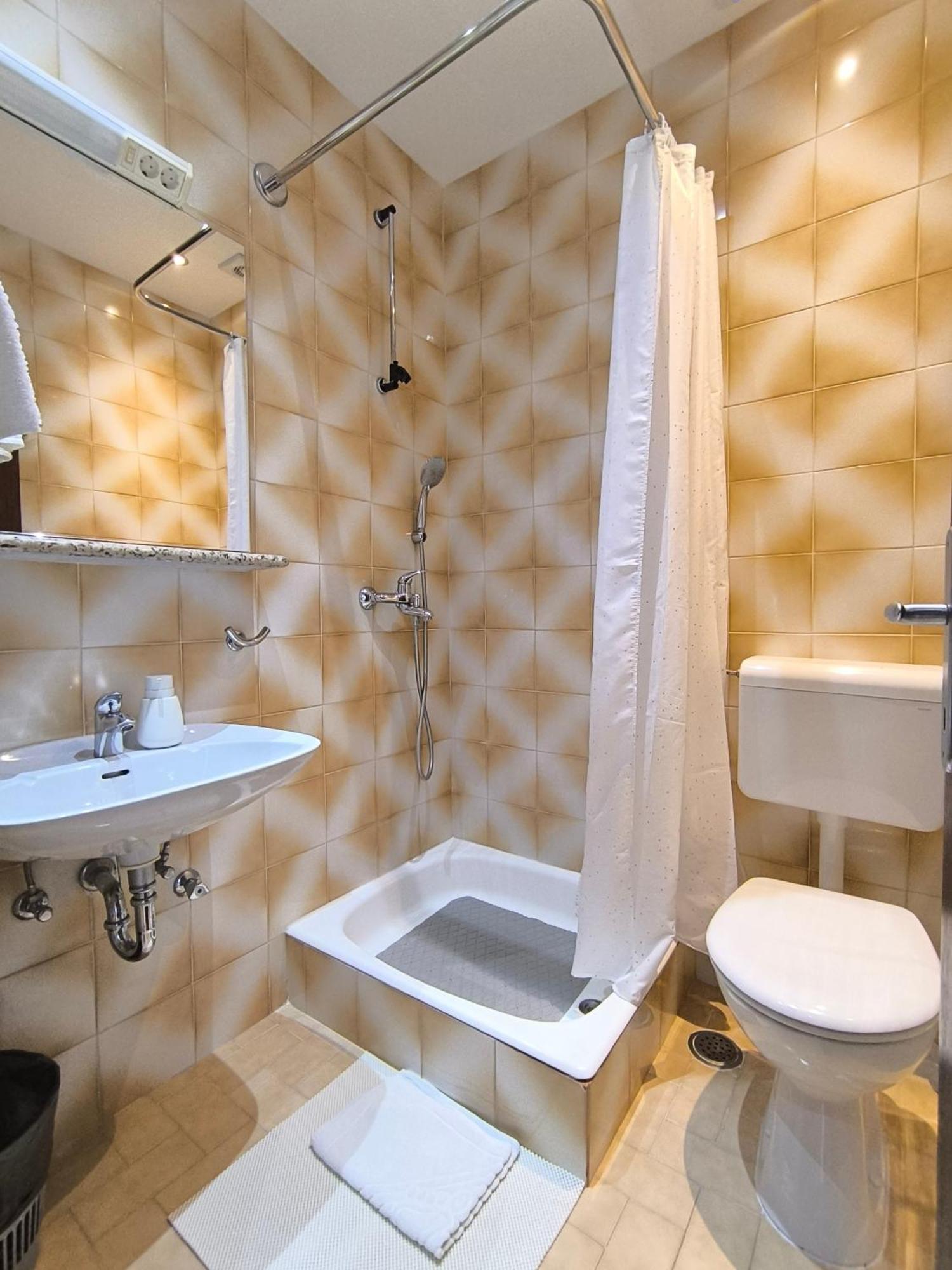ברלה Apartments Julija מראה חיצוני תמונה